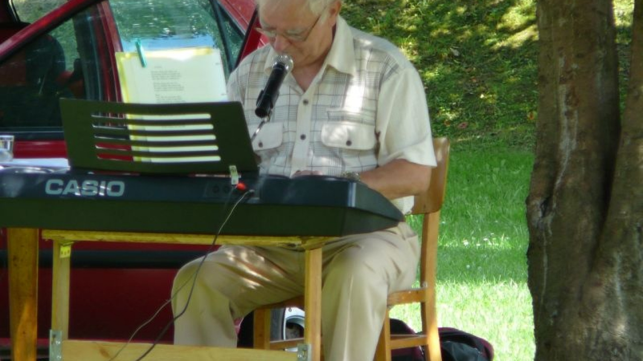 Fotografia fotogalérie Dôchodcovia pri guláši 2011