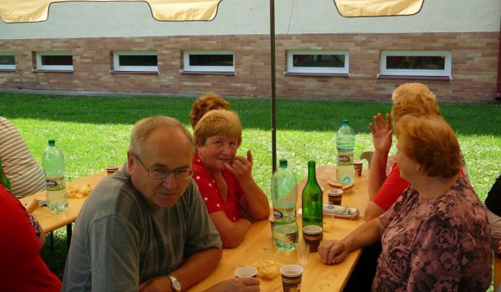 4. fotografia fotogalérie Dôchodcovia pri guláši 2011