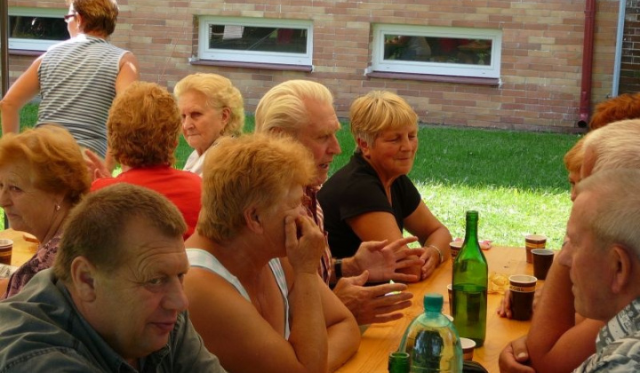 5. fotografia fotogalérie Dôchodcovia pri guláši 2011
