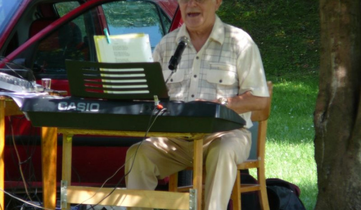 10. fotografia fotogalérie Dôchodcovia pri guláši 2011