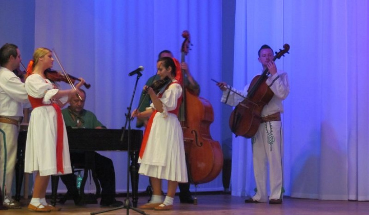 14. fotografia fotogalérie Den matiek 11.05.2014