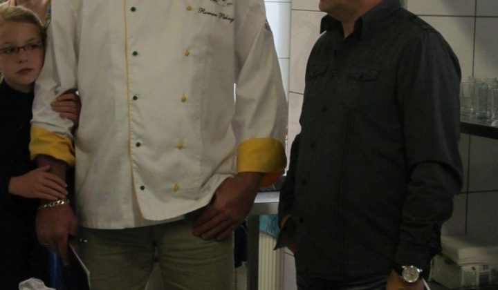 4. fotografia fotogalérie Babka varila a radila