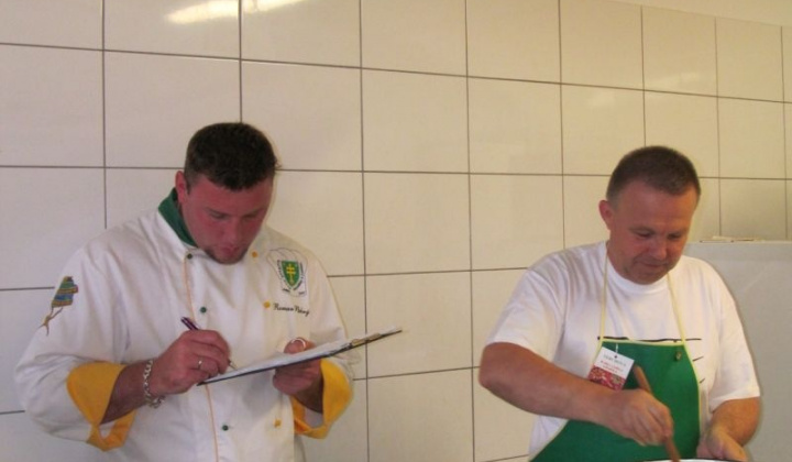 7. fotografia fotogalérie Babka varila a radila