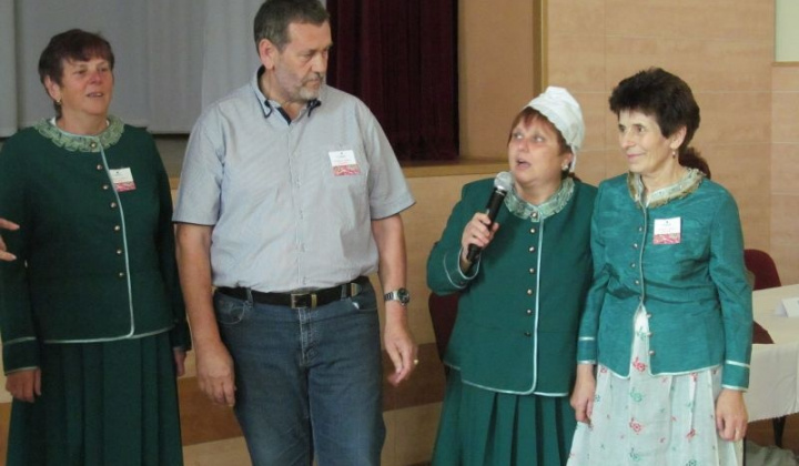 8. fotografia fotogalérie Babka varila a radila