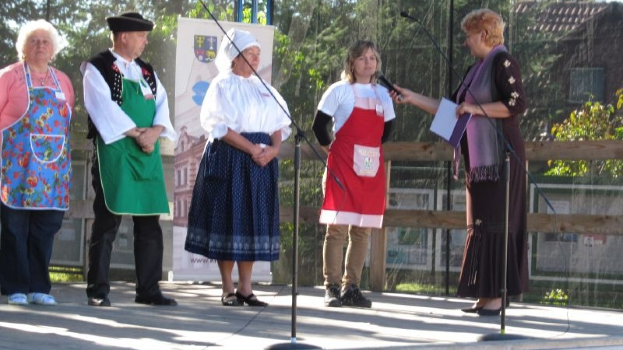 Fotografia fotogalérie babka varila a radila finale