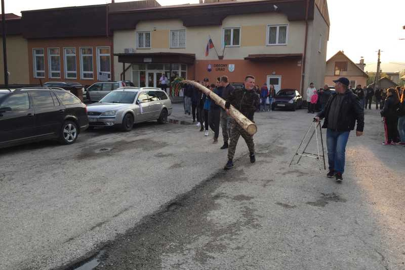 Stavanie mája 2017