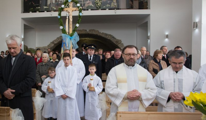 14. fotografia fotogalérie Pozehnanie noveho kostola 06.04.2015