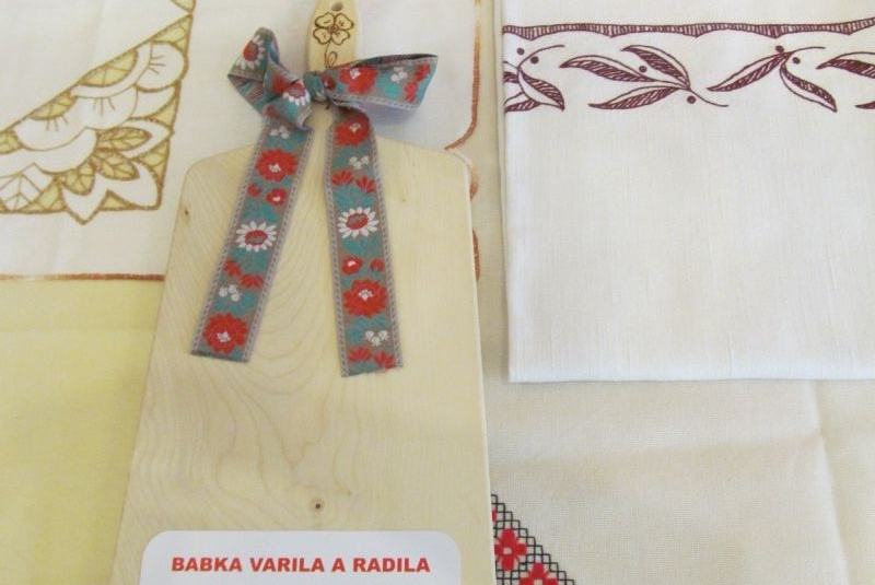 Babka varila a radila