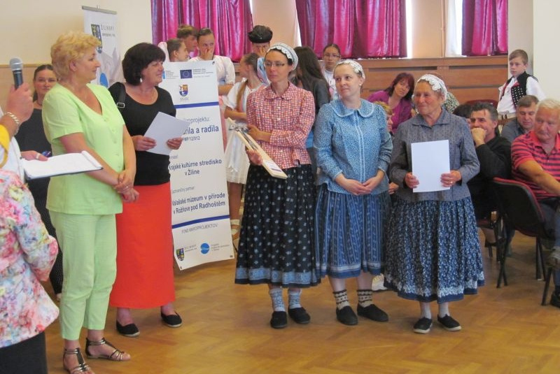 Babka varila a radila