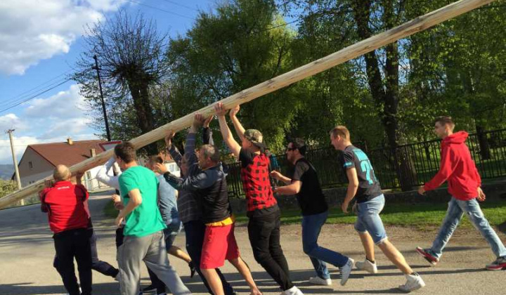 5. fotografia fotogalérie Stavanie mája 30.04.2016