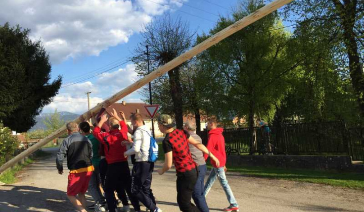 6. fotografia fotogalérie Stavanie mája 30.04.2016