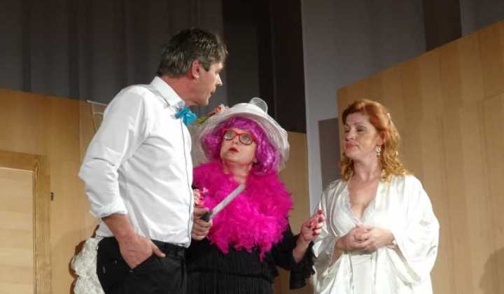 17. fotografia fotogalérie Divadlo zo Strečna_Dokonalá svadba_04.02.2017