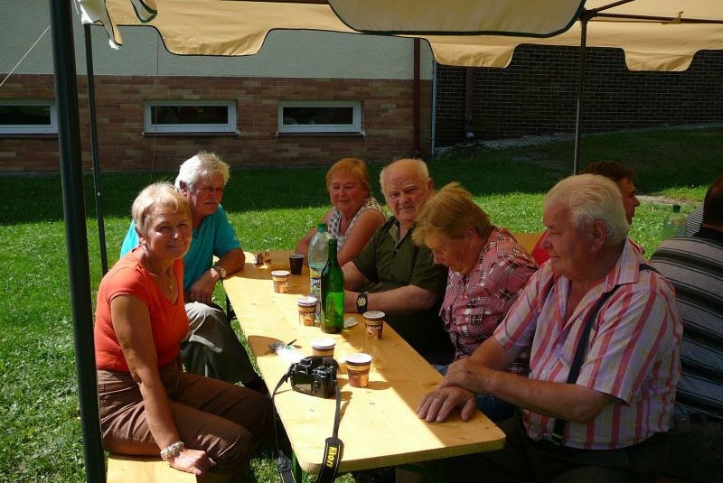 Dôchodcovia pri guláši 2011