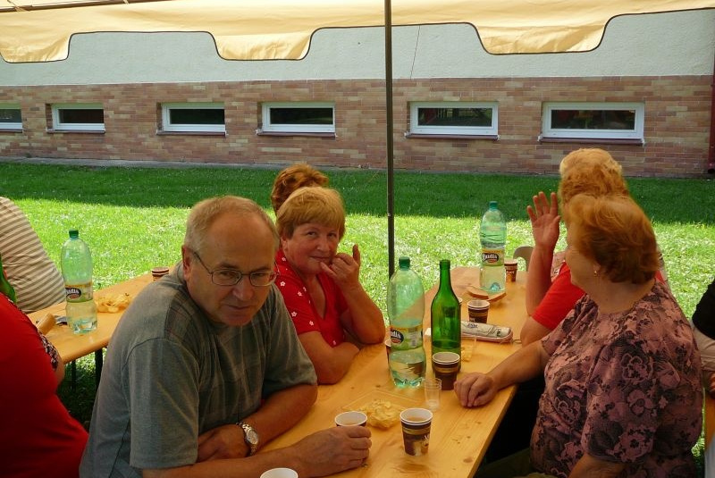 Dôchodcovia pri guláši 2011