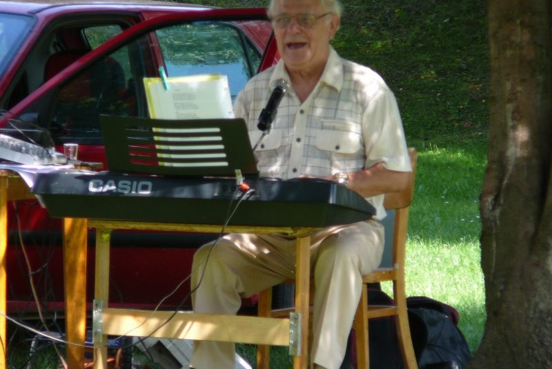 Dôchodcovia pri guláši 2011