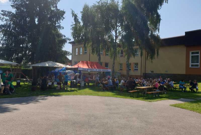 Aktuality / NEDEDZSKÝ KOTLÍK alebo ako sa dá súťažne variť guláš v priateľskej atmosfére - foto