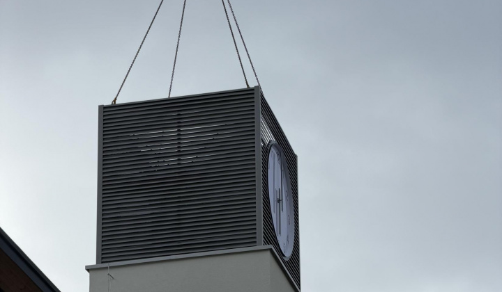 1. fotografia fotogalérie Aktuality / Osadili sme novú dominantu našej obce - foto