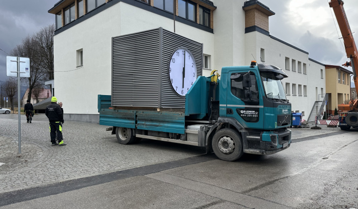 3. fotografia fotogalérie Aktuality / Osadili sme novú dominantu našej obce - foto