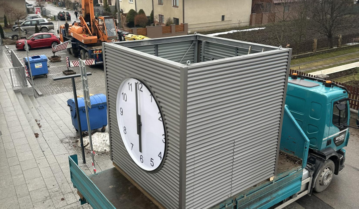 4. fotografia fotogalérie Aktuality / Osadili sme novú dominantu našej obce - foto