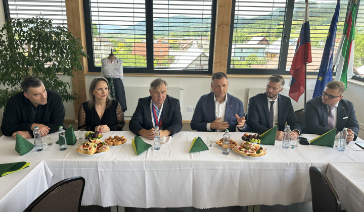 6. fotografia fotogalérie Aktuality / Minister životného prostredia Tomáš Taraba navštívil našu obec - foto